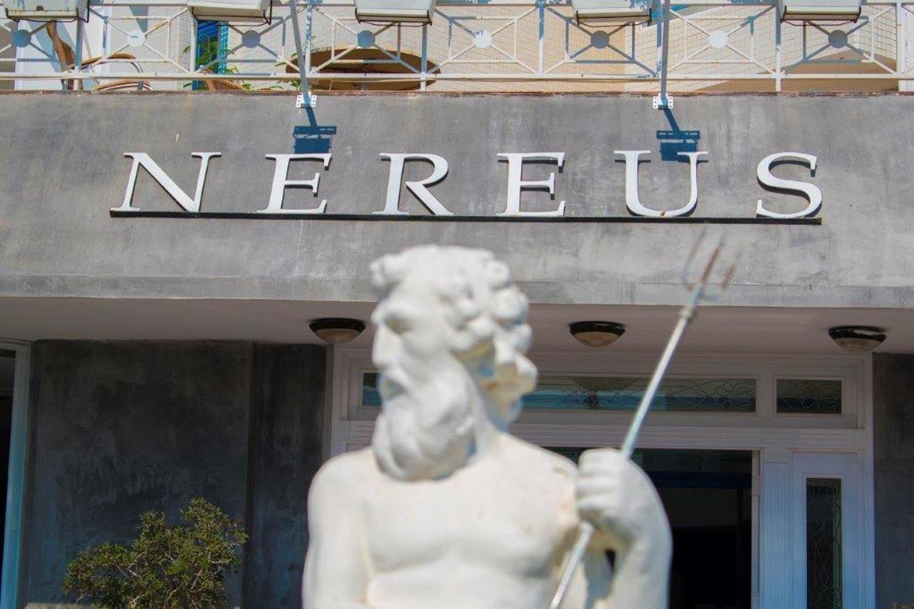 Nereus Hotel Paphos Ngoại thất bức ảnh