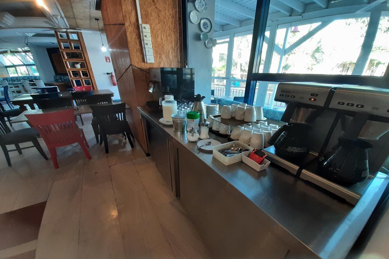 Nereus Hotel Paphos Ngoại thất bức ảnh