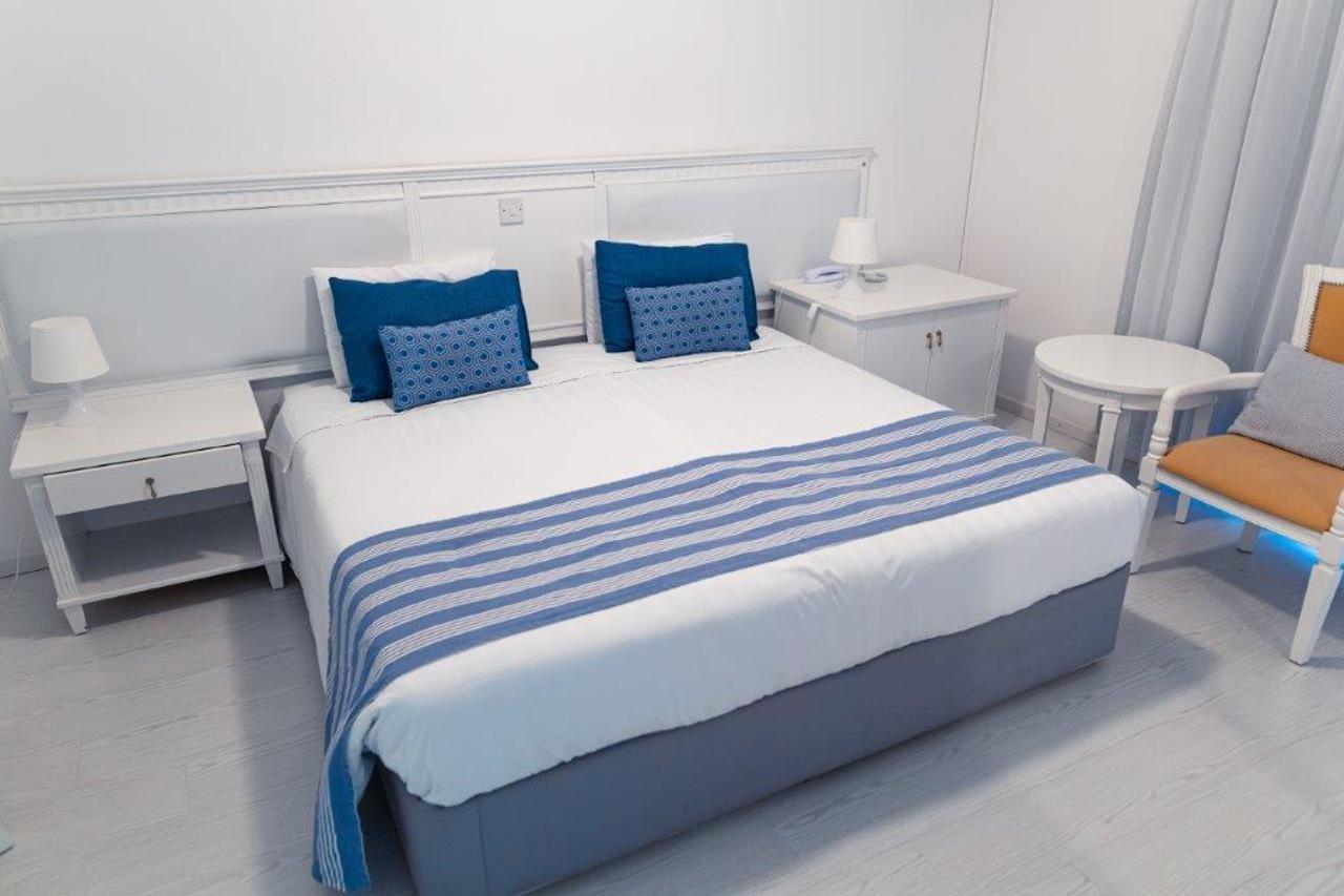 Nereus Hotel Paphos Ngoại thất bức ảnh