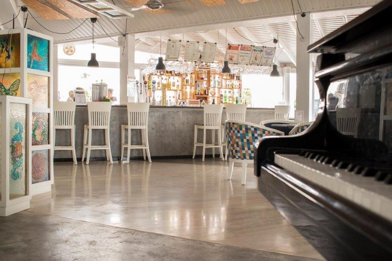 Nereus Hotel Paphos Ngoại thất bức ảnh