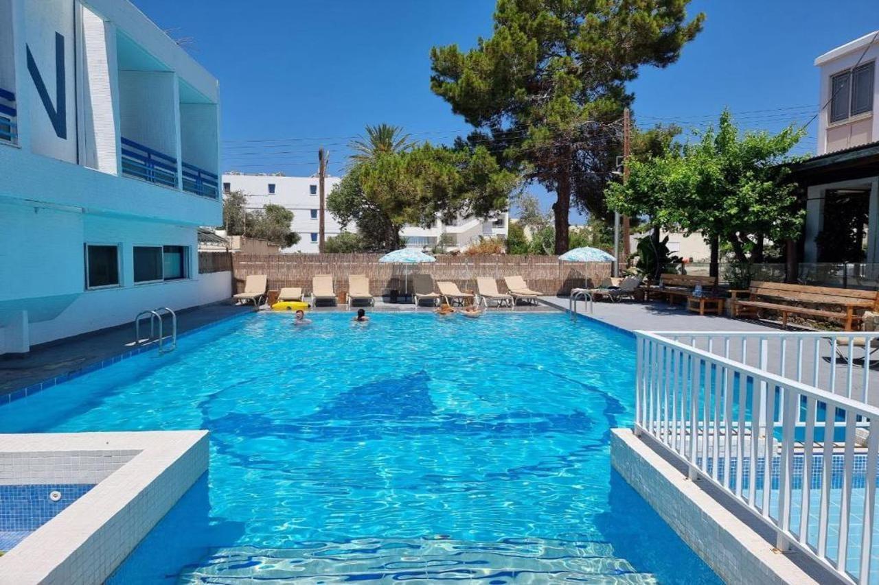 Nereus Hotel Paphos Ngoại thất bức ảnh