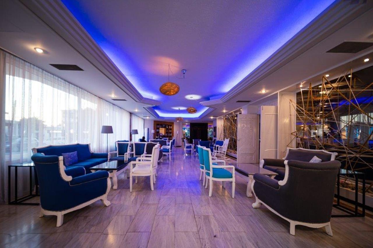 Nereus Hotel Paphos Ngoại thất bức ảnh