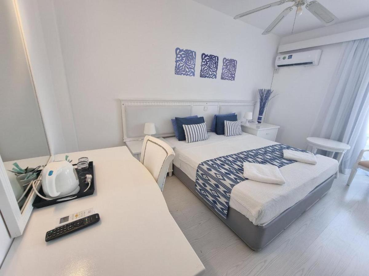 Nereus Hotel Paphos Ngoại thất bức ảnh