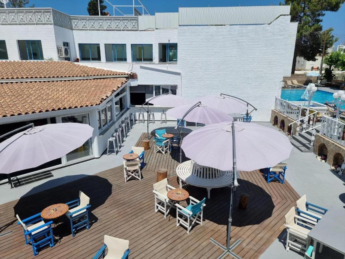 Nereus Hotel Paphos Ngoại thất bức ảnh