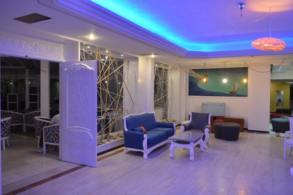 Nereus Hotel Paphos Ngoại thất bức ảnh