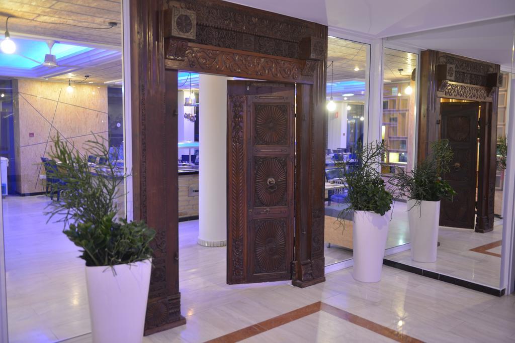 Nereus Hotel Paphos Ngoại thất bức ảnh