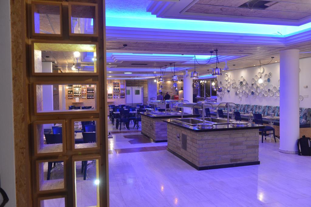 Nereus Hotel Paphos Ngoại thất bức ảnh