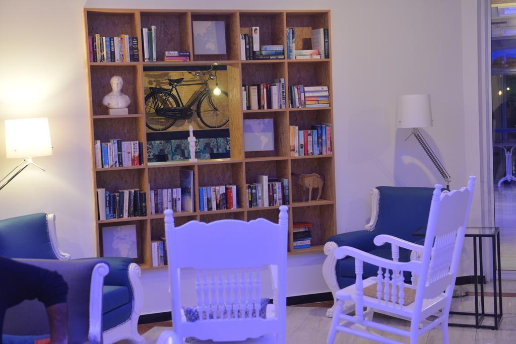 Nereus Hotel Paphos Ngoại thất bức ảnh